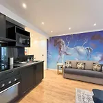 Urban Flat 105 - Haussmann Opera 4 Bedrooms Apartment